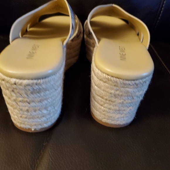 Nine West Platform Sandals size 6.5 EUC - Picture 4 of 5